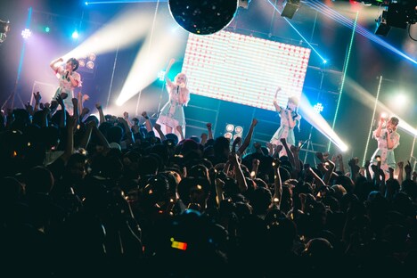 uijin one man live 「dreaming」の様子。（撮影：真島洸［M.u.D］）