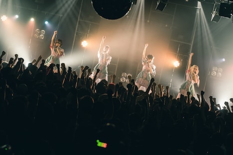 uijin one man live 「dreaming」の様子。（撮影：真島洸［M.u.D］）