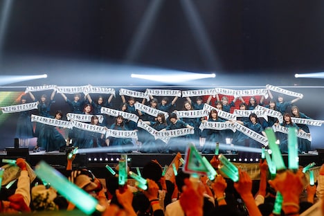「欅坂46 3rd YEAR ANNIVERSARY LIVE」東京・日本武道館公演の様子。(撮影:上山陽介)
