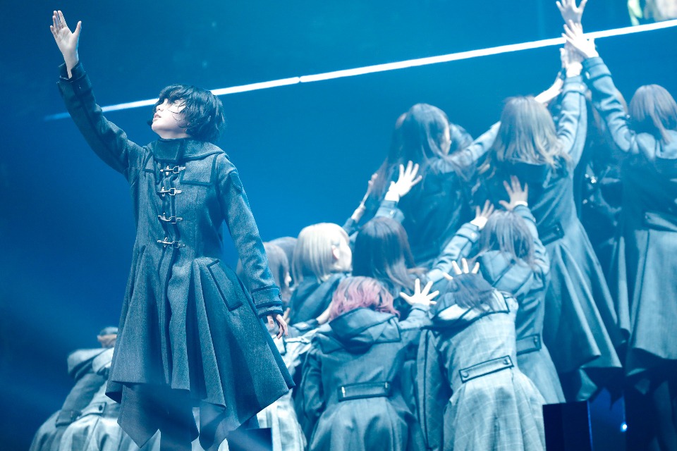 「欅坂46 3rd YEAR ANNIVERSARY LIVE」東京・日本武道館公演の様子。（撮影：上山陽介）