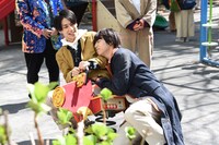 催眠にかかったユースケとタカシ。