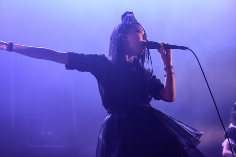 彩姫(Vo)(撮影:MASANORI FUJIKAWA)