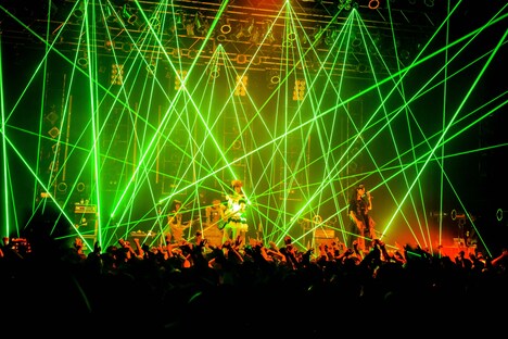 「BAND-MAID presents 冥途乃日」の会場の様子。(撮影:MASANORI FUJIKAWA)