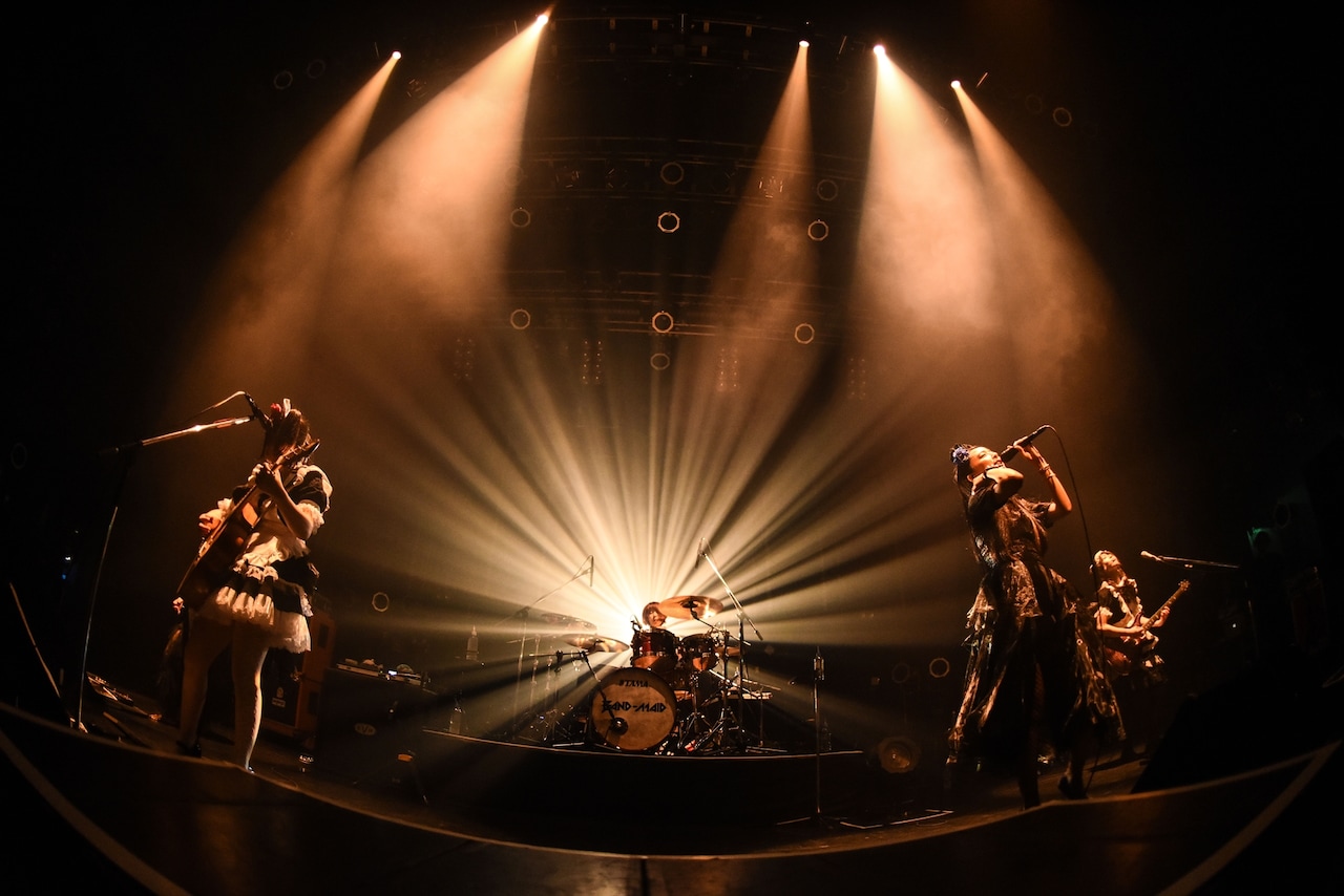 BAND-MAIDが「ドームとかアリーナでシンガロングしたいと思って作った」新曲披露