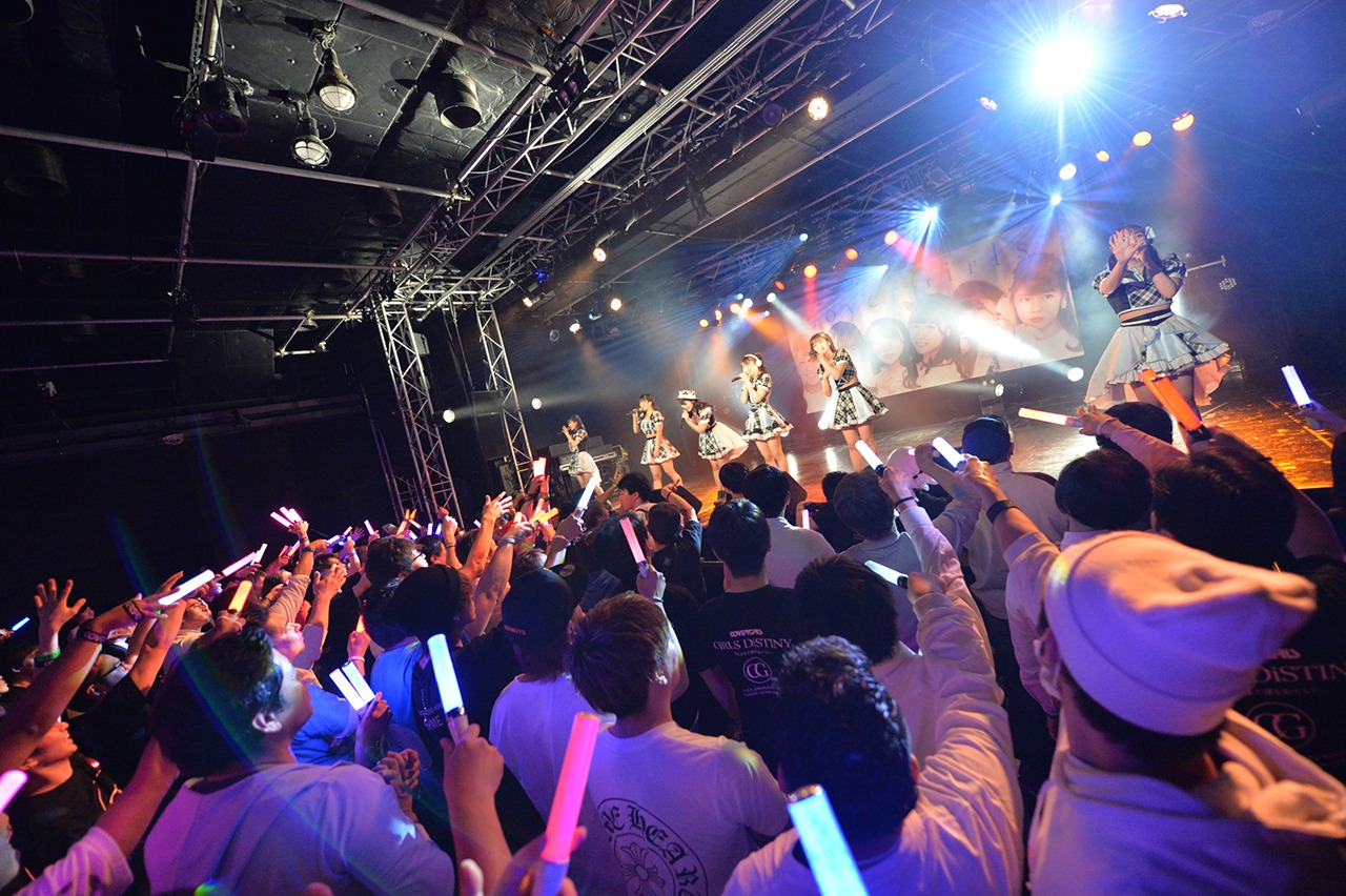 CoverGirls「GiRLS DiSTINY～世界はまだ僕を知らない～」の様子。（撮影：You Homma）