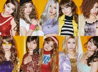 GANG PARADE。上段左からココ・パーティン・ココ、ユメノユア、ヤママチミキ、月ノウサギ、カミヤサキ。下段左からユイ・ガ・ドクソン、キャン・GP・マイカ、ナルハワールド、ハルナ・バッ・チーン、テラシマユウカ。