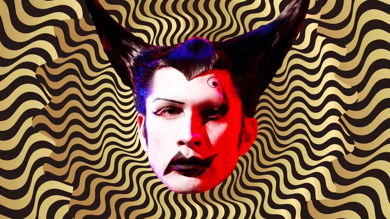 平井堅、メイクに5時間かけて魔法使いに