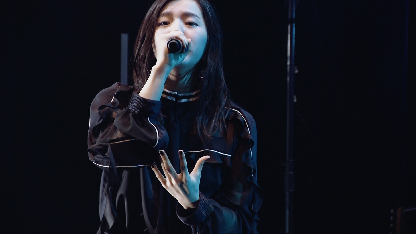 milet「"milet SPECIAL SHOW CASE Vol.1" @ Billboard-Live TOKYO」のワンシーン。