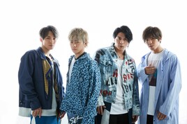 WEBERのメジャー1stアルバム詳細公開、カレイドスコープ風ジャケット写真も