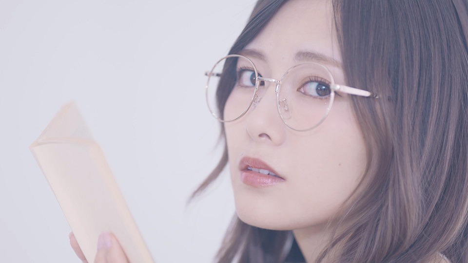 「のような存在」MVのワンシーン。