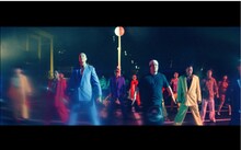 岡崎体育÷JINRO「今宵よい酔い」MVのワンシーン。