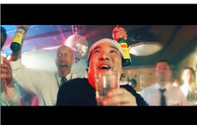 岡崎体育÷JINRO「今宵よい酔い」MVのワンシーン。