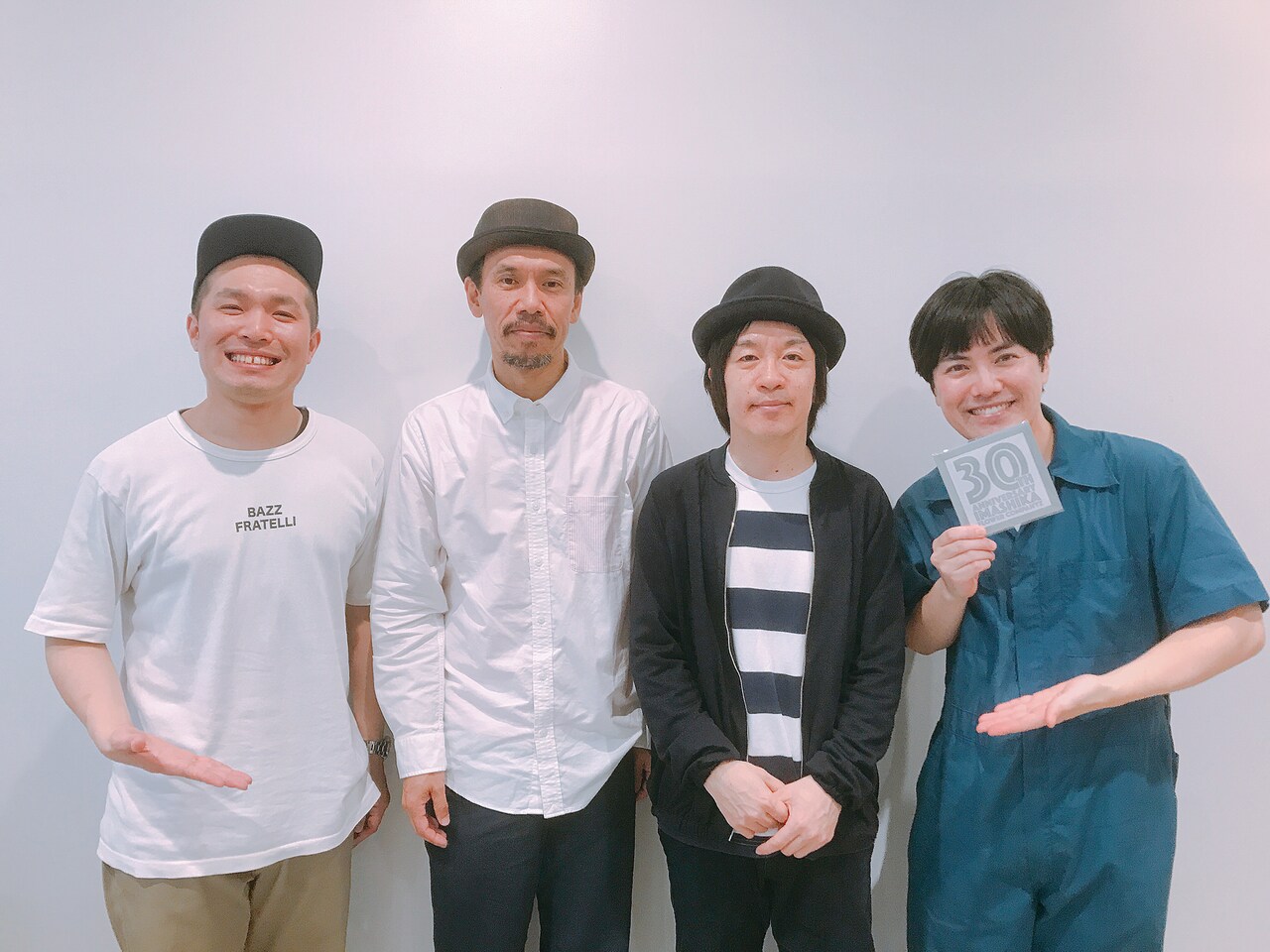 フラワーカンパニーズの鈴木圭介（Vo）とグレートマエカワ（B）、ラブレターズ。