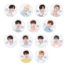 「SEVENTEEN 2019 POP UP STORE」で販売される缶バッジ。