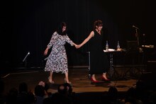 左から畠山美由紀、坂本美雨。（撮影：佐藤早苗）