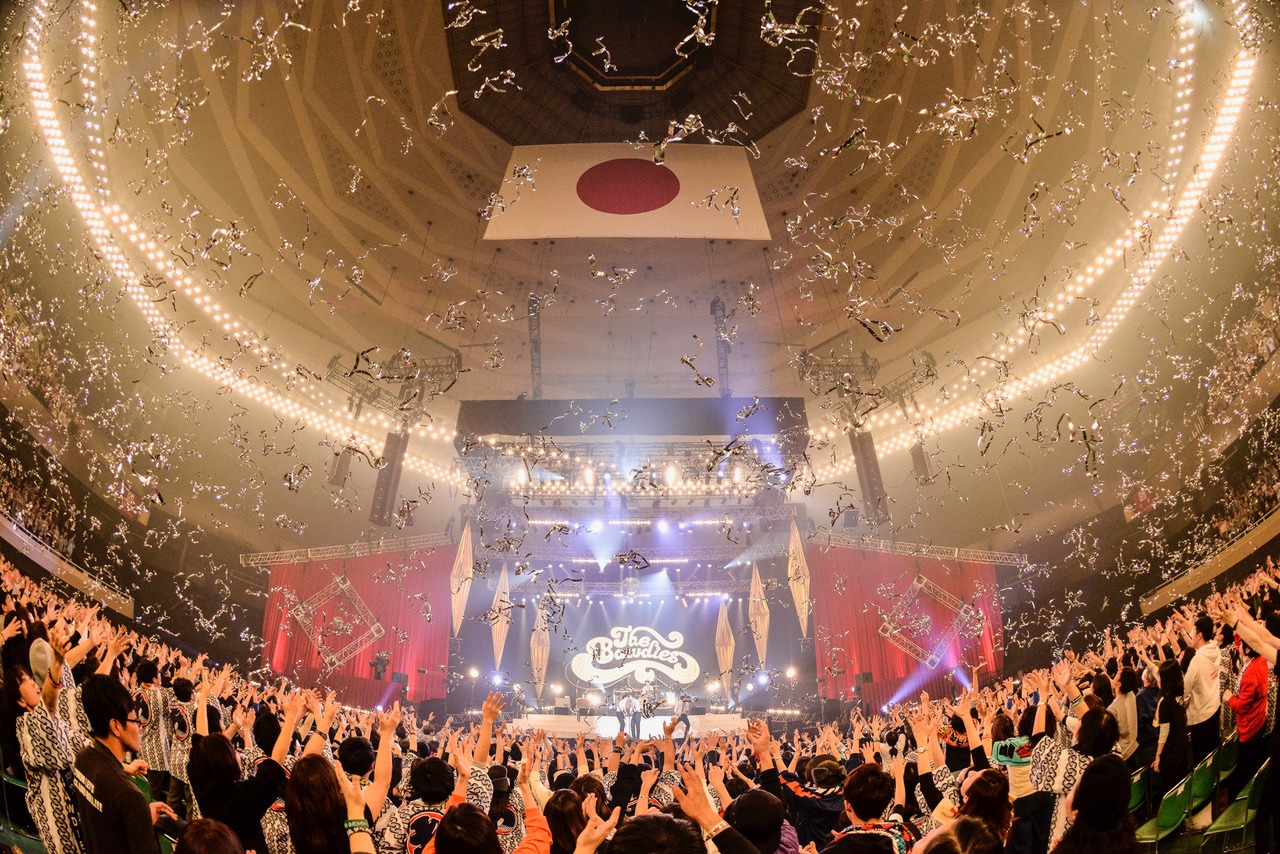 「Thank you for our Rock and Roll Tour 2004-2019」日本武道館公演の様子。（撮影：橋本塁［SOUND SHOOTER］）