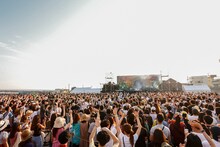 平井大「HIRAIDAI THE BEACH TRIP2019」神奈川・サザンビーチちがさき野外特設ステージ公演の様子。（Photo by HIDAKA NANAKO）