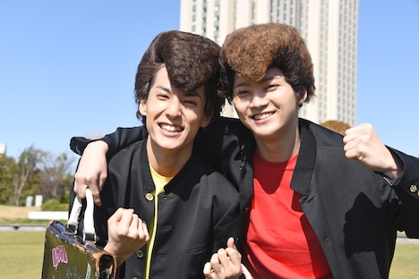 ヤンキーに扮した超特急のユースケとユーキ。