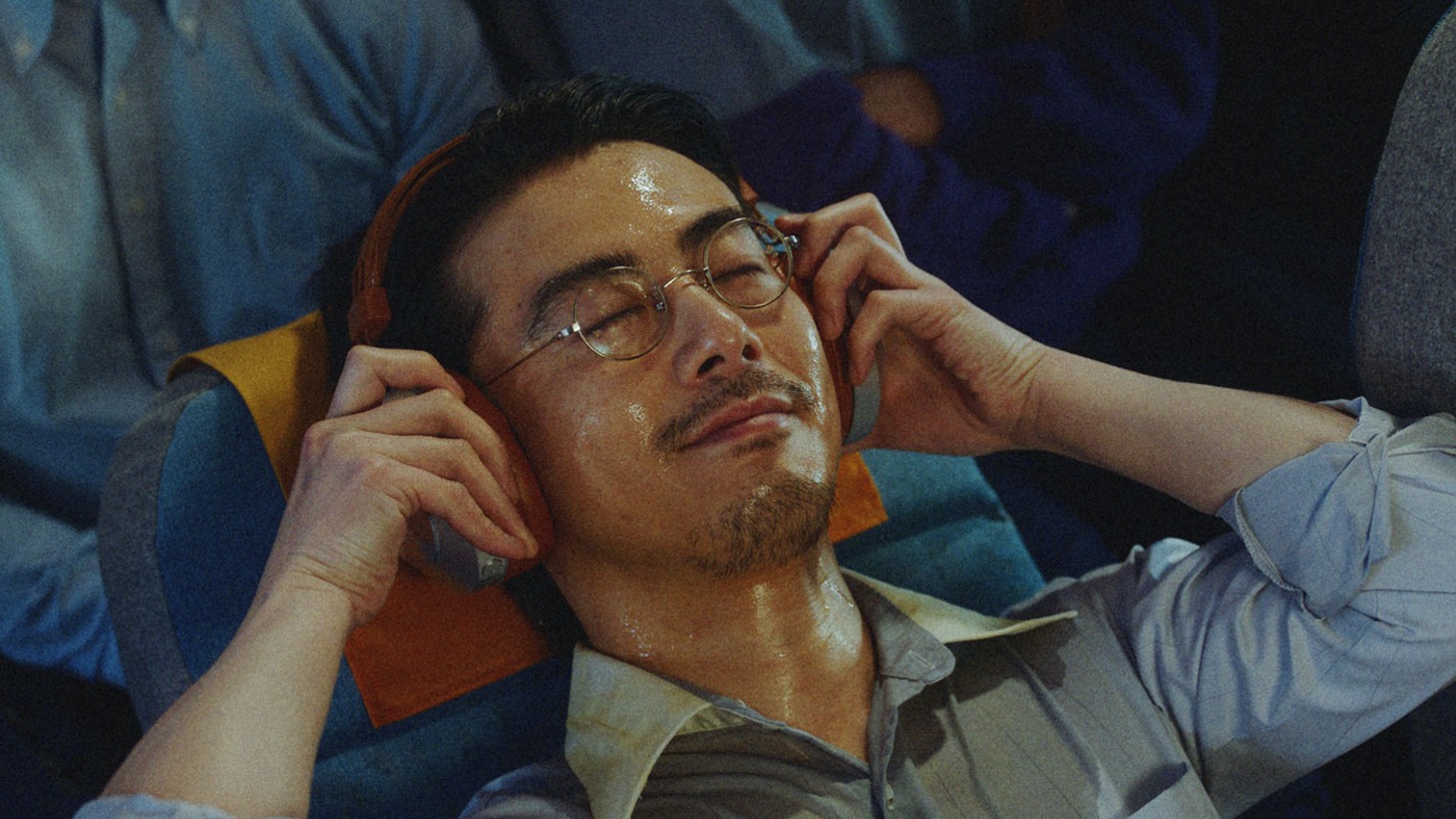 Spotify新CM「飛行機」編のワンシーン。