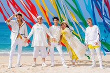 HY。右から2番目が仲宗根泉。