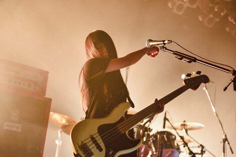 345（Vo, B / 凛として時雨）（撮影：河本悠貴）