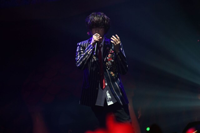 人気画像1位は「浦島坂田船あほの坂田。ワンマンツアーで歌が大好きな少年のストーリー物語る」より、あほの坂田。（撮影：岡本麻衣）