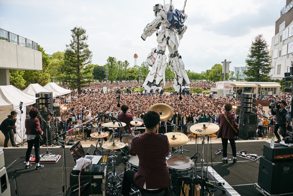 Official髭男dism「Pretender」の発売記念イベントの様子。（撮影：Seiya Uehara）