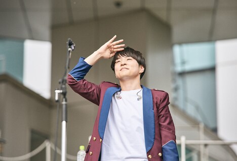 藤原聡（Vo, Piano）（撮影：Seiya Uehara）