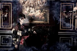 mono palette.、3部の歌唱時機能性発声障害を受けライブ活動休止