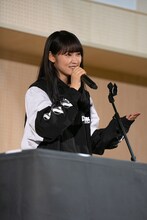 ヘッズに2度目のメジャーデビューを報告するminan。