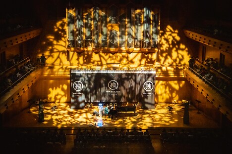 H ZETT M「ピアノ独演会2019 春 -東京オペラシティの陣-」の様子。（Poto by Yuta Ito）