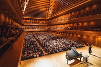 H ZETT M「ピアノ独演会2019 春 -東京オペラシティの陣-」の様子。（Poto by Yuta Ito）