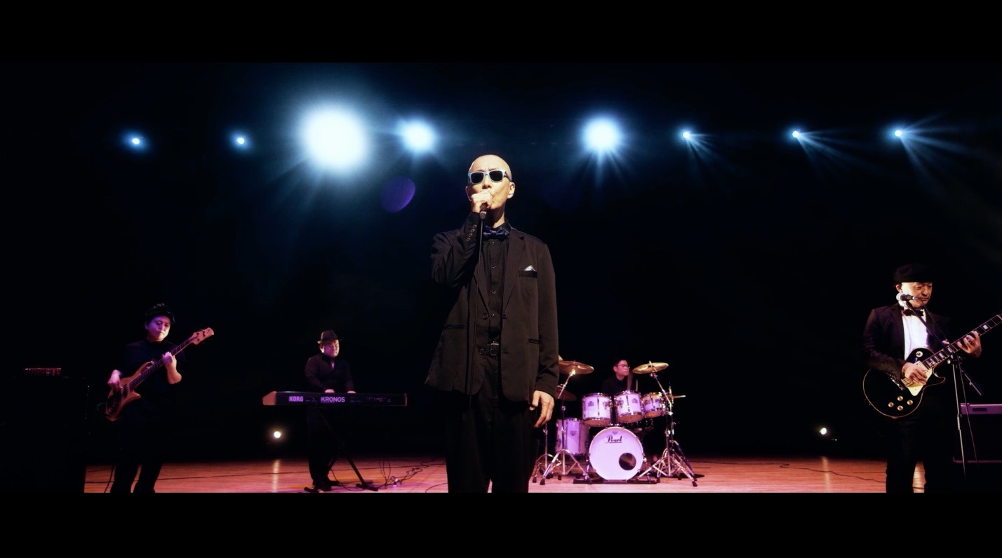 サンプラザ中野くん「大きな玉ねぎの下で」MVのワンシーン。