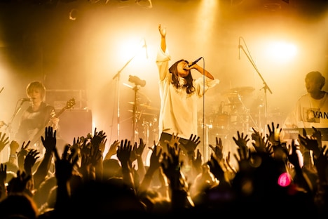 AliA「AliAliVe 2019」東京・渋谷CLUB QUATTRO公演の様子。（Photo by @cazrowAoki）