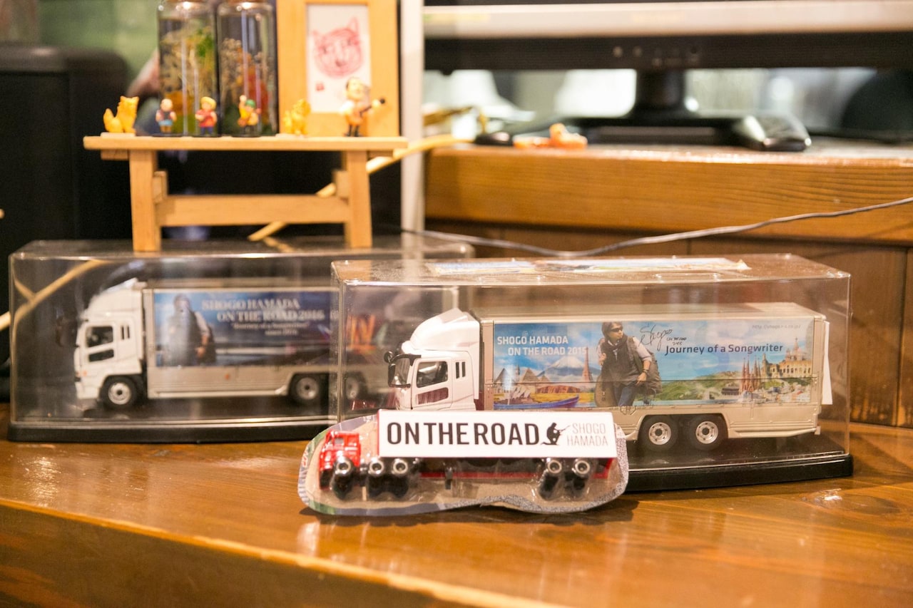 常連客の手作りミニツアートラック。