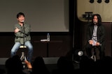 左から宮沢和史、又吉直樹(ピース)。
