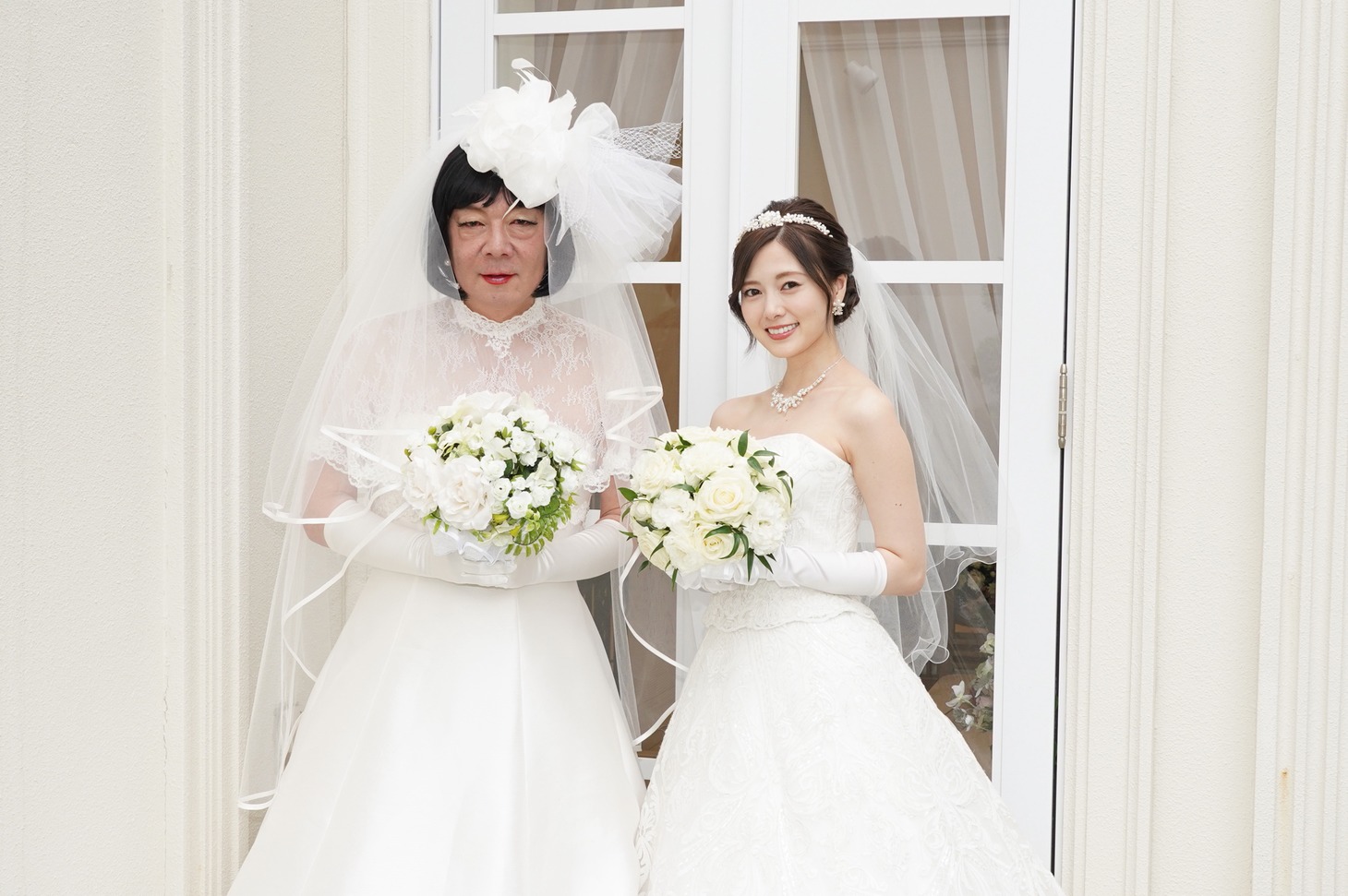 「俺のスカート、どこ行った？」第6話より、古田新太と白石麻衣（乃木坂46）。(c)日本テレビ