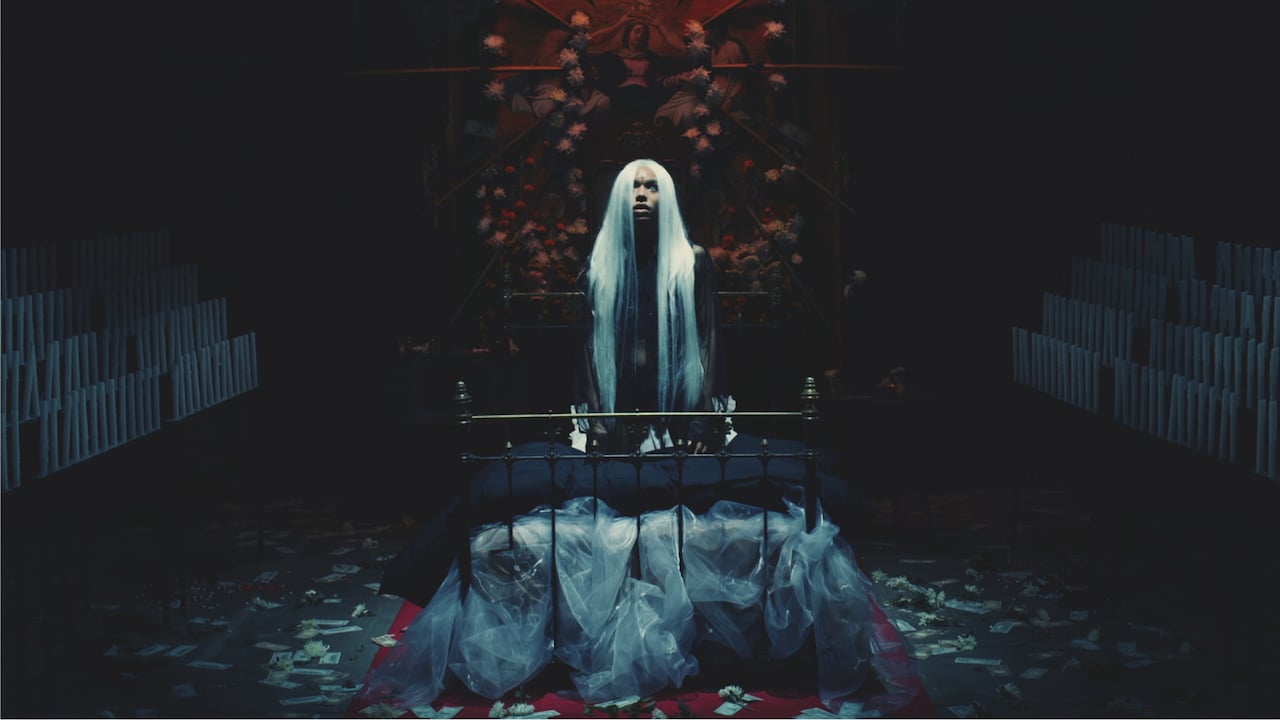 女王蜂×貞子、映画主題歌「聖戦」ミュージックビデオで共演