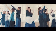 乃木坂46「滑走路」MVのワンシーン。