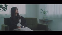乃木坂46「滑走路」MVのワンシーン。