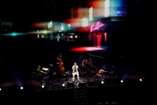 平井堅「Ken's Bar 20th Anniversary Special !! vol.4」東京・日本武道館2日目公演の様子。