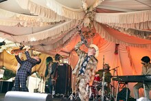 「GREENROOM FESTIVAL'19 15th Anniversary」でのTRI4THのライブの様子。（撮影：堂園博之）