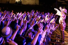 EGO-WRAPPIN'のライブの様子。