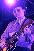 EGO-WRAPPIN'の森雅樹（G）。