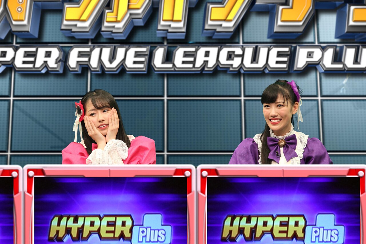 左からももいろクローバーZの佐々木彩夏、高城れに。(c)フジ