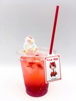 「すとぷりかふぇ」の「莉犬くん（いちごそーだ）」。