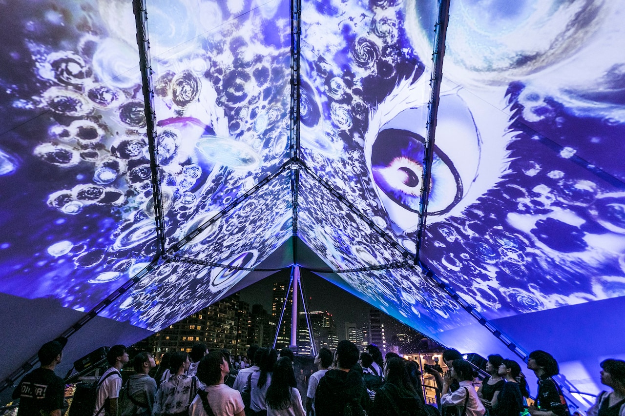 米津玄師「海の幽霊」MV公開、「海の上映会」の様子もレポート