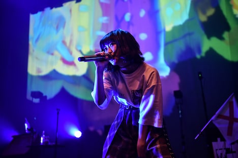 火寺バジル(Vo)(Photo by Yusuke Sato)