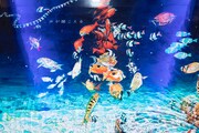 地下1階「深海」に展示された「海の幽霊」のジャケット。（写真提供：ソニー・ミュージックレーベルズ）
