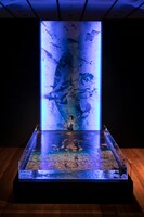 地下1階「深海」に展示された「海の幽霊」のジャケットと「海獣の子供」ビジュアル。（写真提供：ソニー・ミュージックレーベルズ）